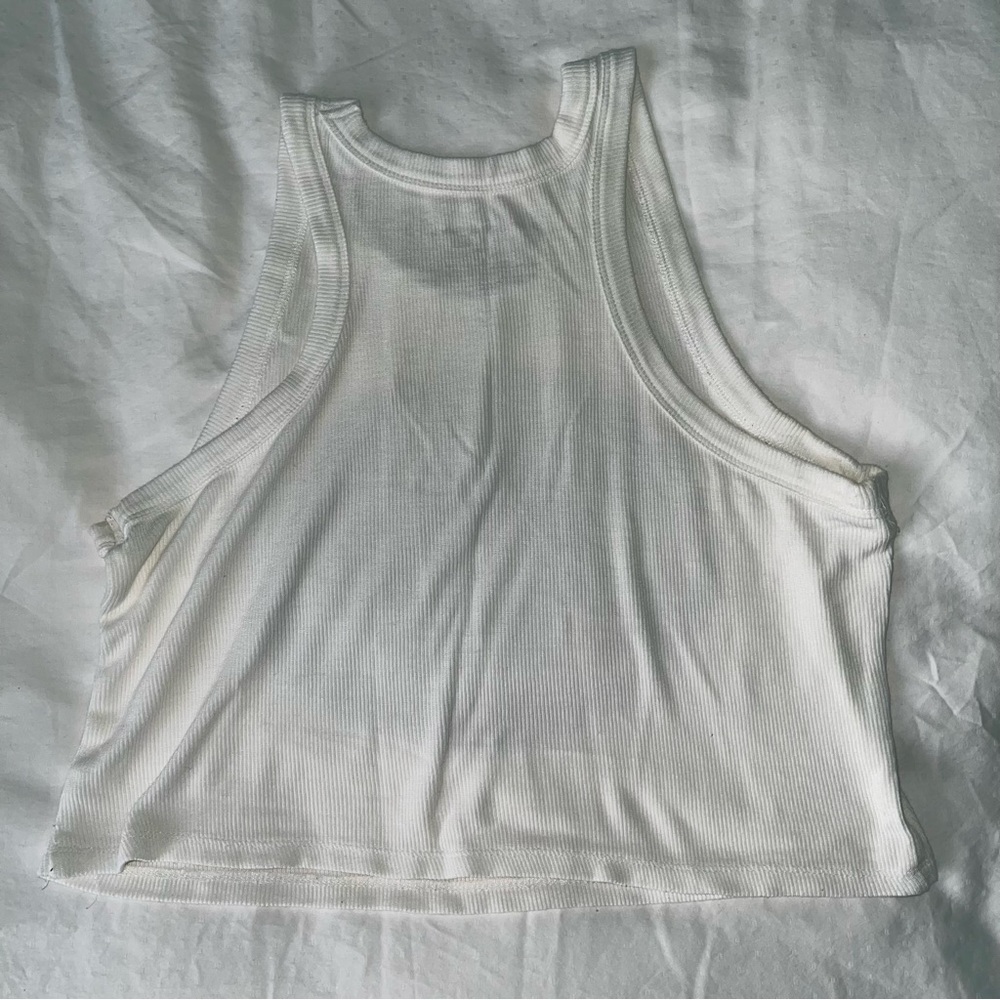 Cropped Racerback Tank Top - Picture 3 of 3